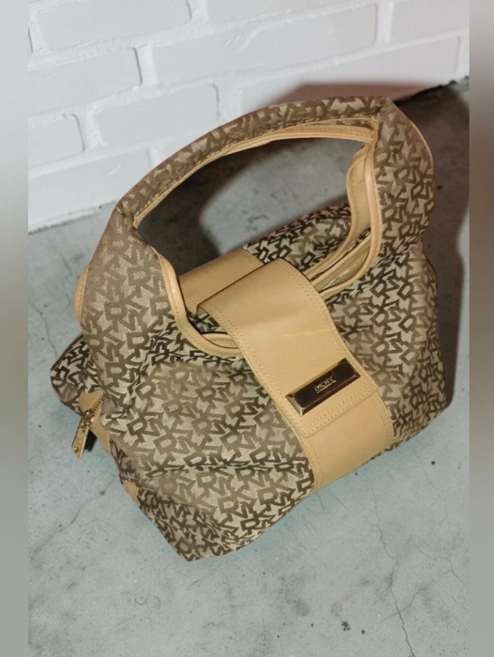 ✨ Vintage DKNY Monogram Town & Country Hobo Shoulder Bag - EUC ✨